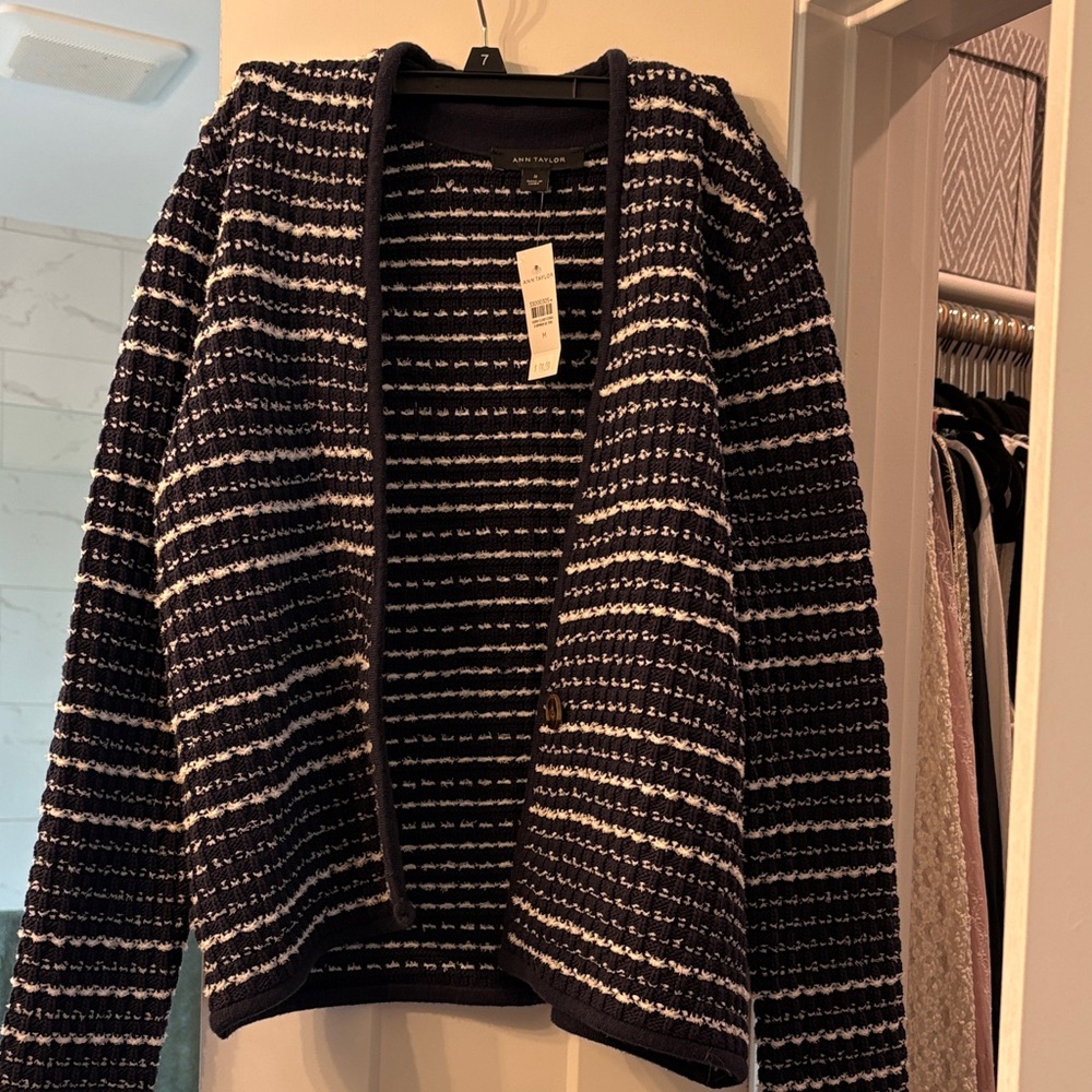 Ann Taylor navy and White Textured Cardigan. NWT. Size M